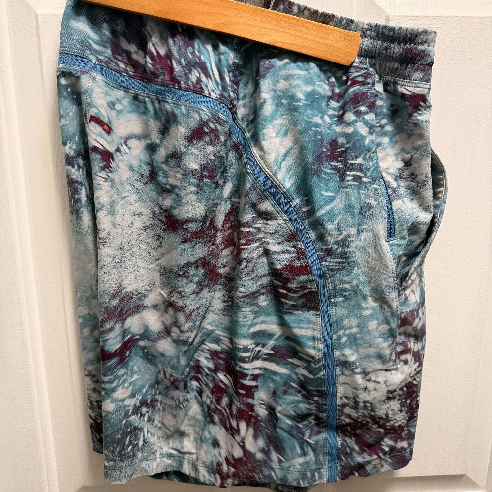 Like New- Lululemon Pace Breaker 7” Shorts - Linerless
